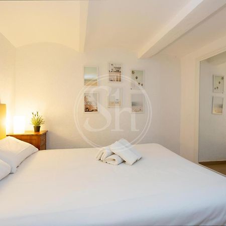 Practico Apartamento Cerca De Estacion De Sants Barcelona Bagian luar foto