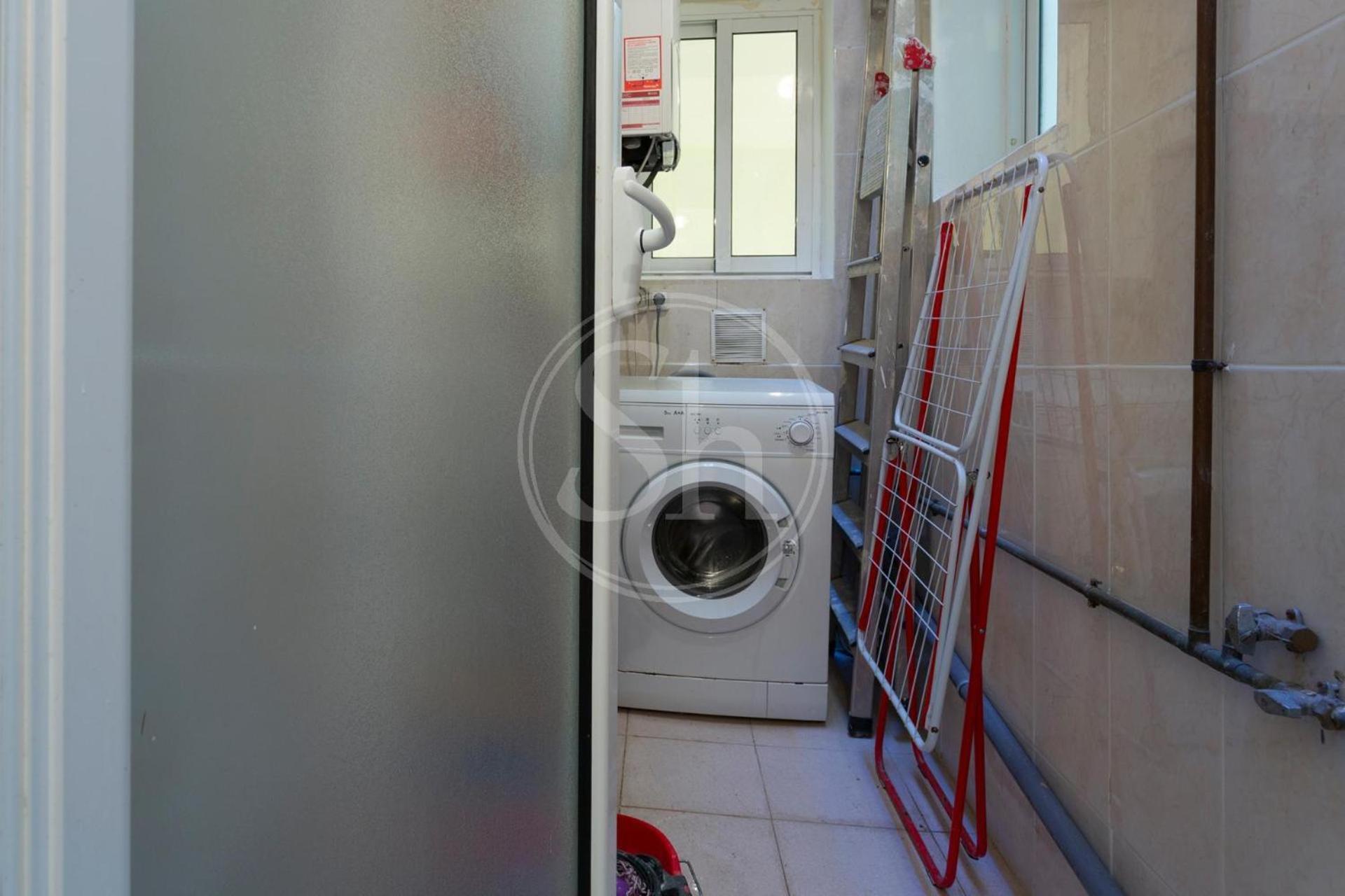 Practico Apartamento Cerca De Estacion De Sants Barcelona Bagian luar foto